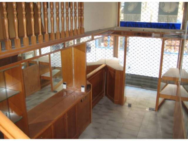 Local comercial en Alquiler en Carrer de la Cort en Valls