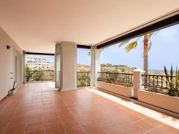 Apartament amb ascensor en venda a Calahonda