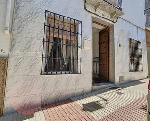 Vista exterior de Casa adosada en venda en Alameda amb Terrassa