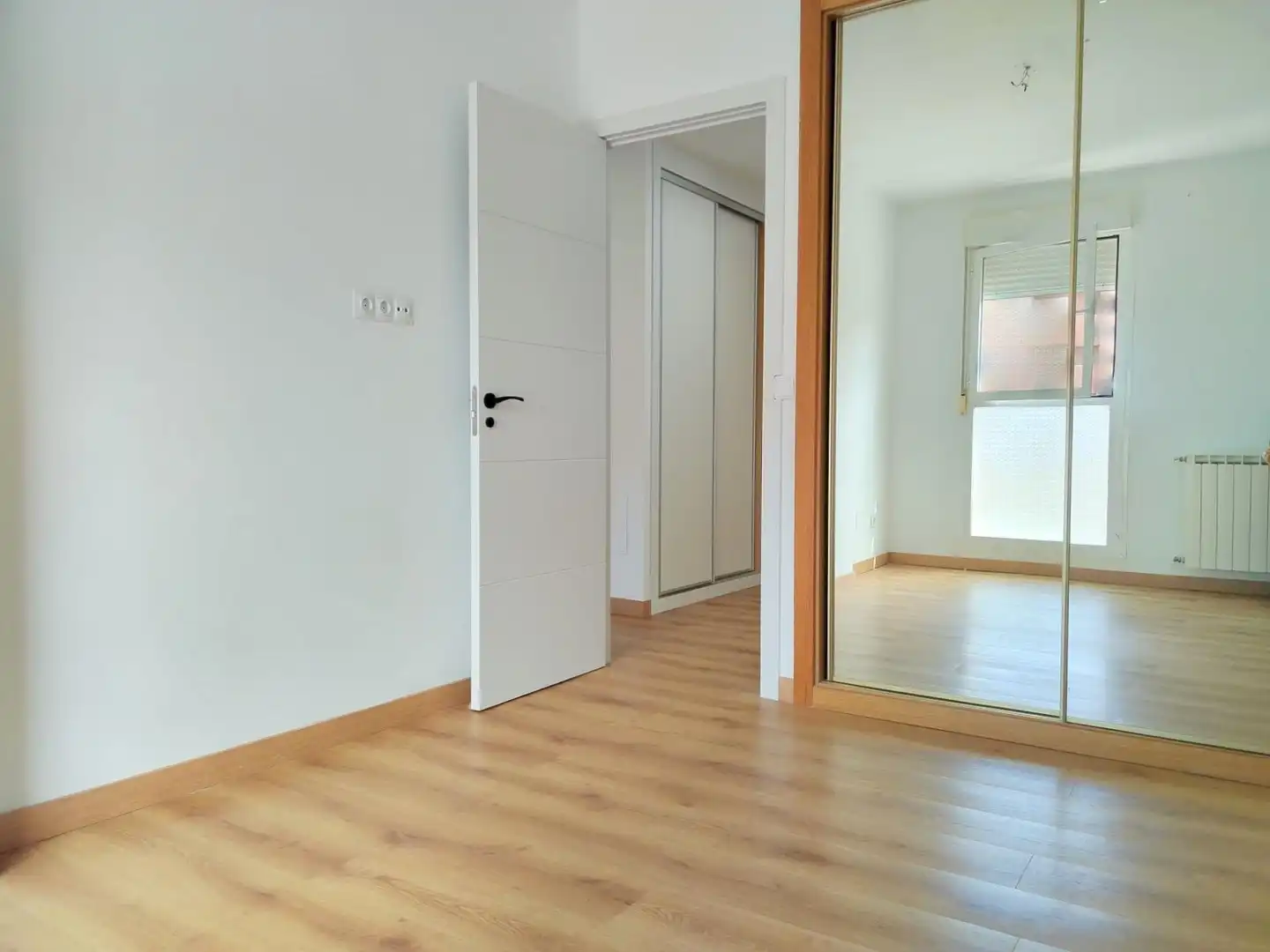 Flat for rent in Perlita