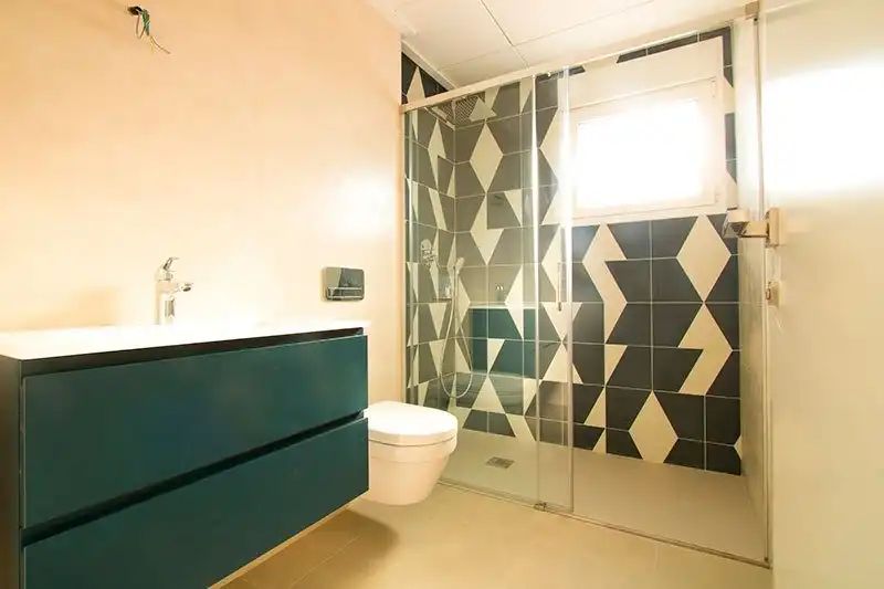 Bathroom of Houses for sale in Elche / Elx  with Air Conditioner, Heating and Private garden