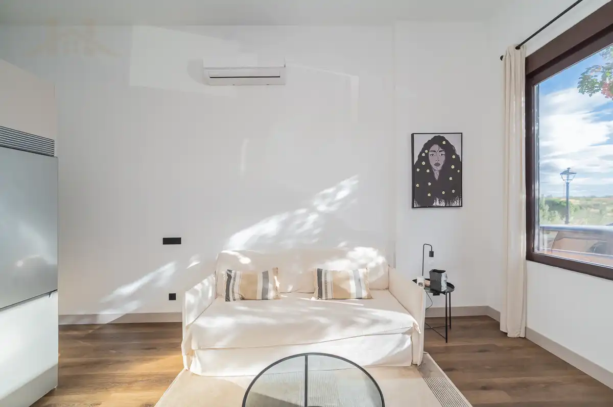 Living room of Commercial properties for sale in Brunete  with Air Conditioner and Furnished