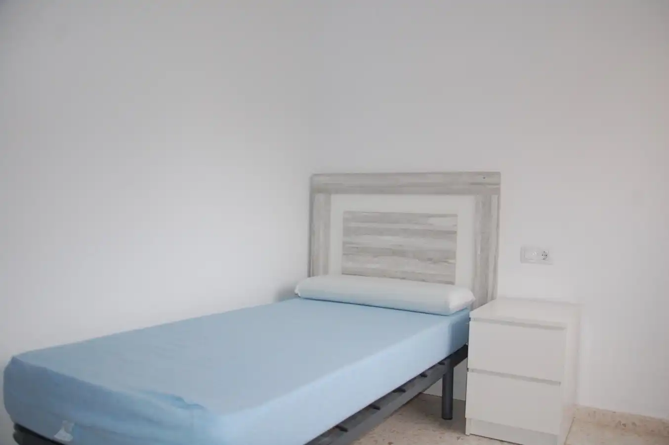 Schlafzimmer von Wohnung zur Miete in Granada mit Heizung, Möbliert und Gemeinschaftspool