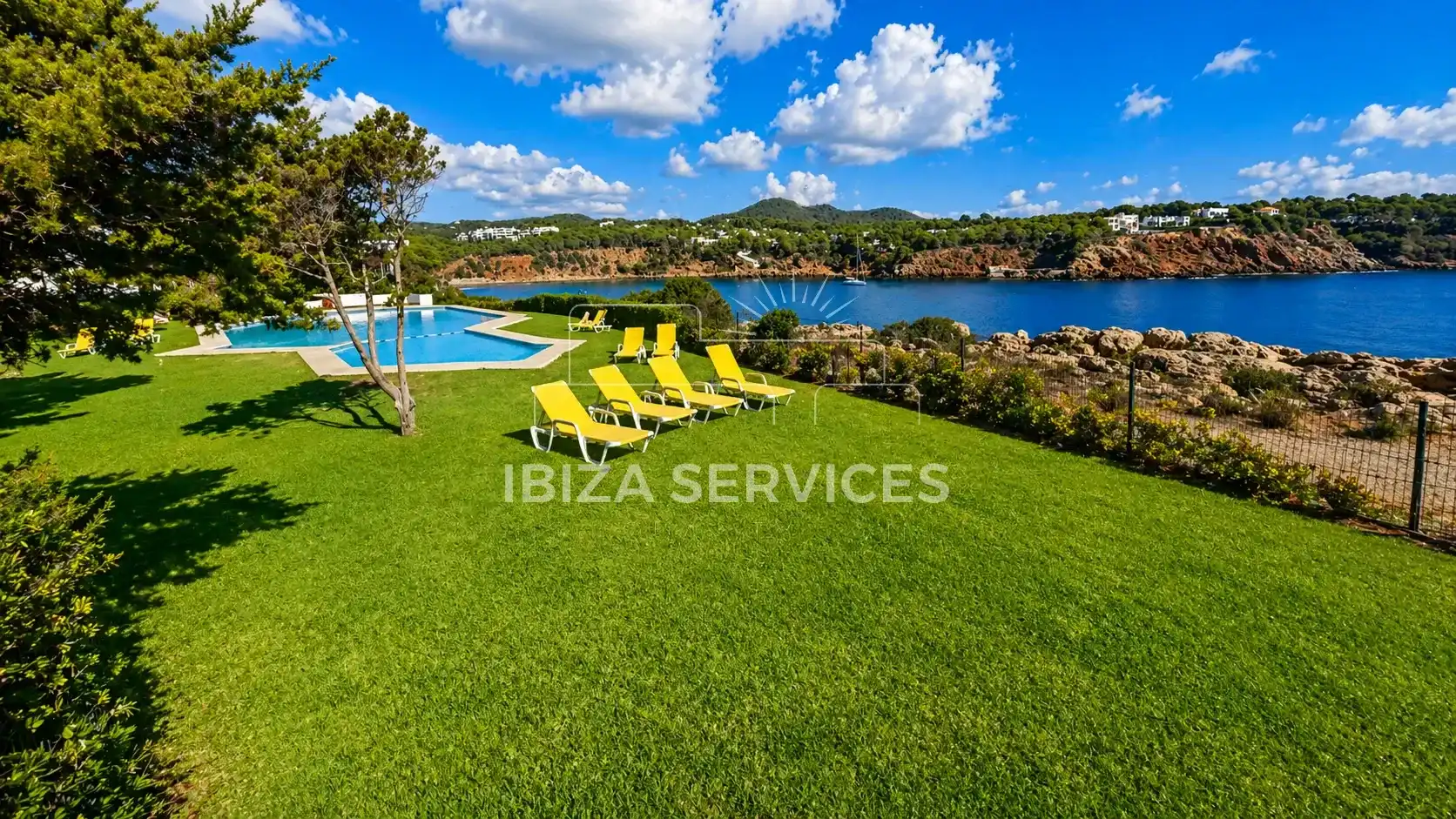 Jardín de Piso de alquiler en Santa Eulària des Riu con Aire acondicionado, Jardín privado y Piscina