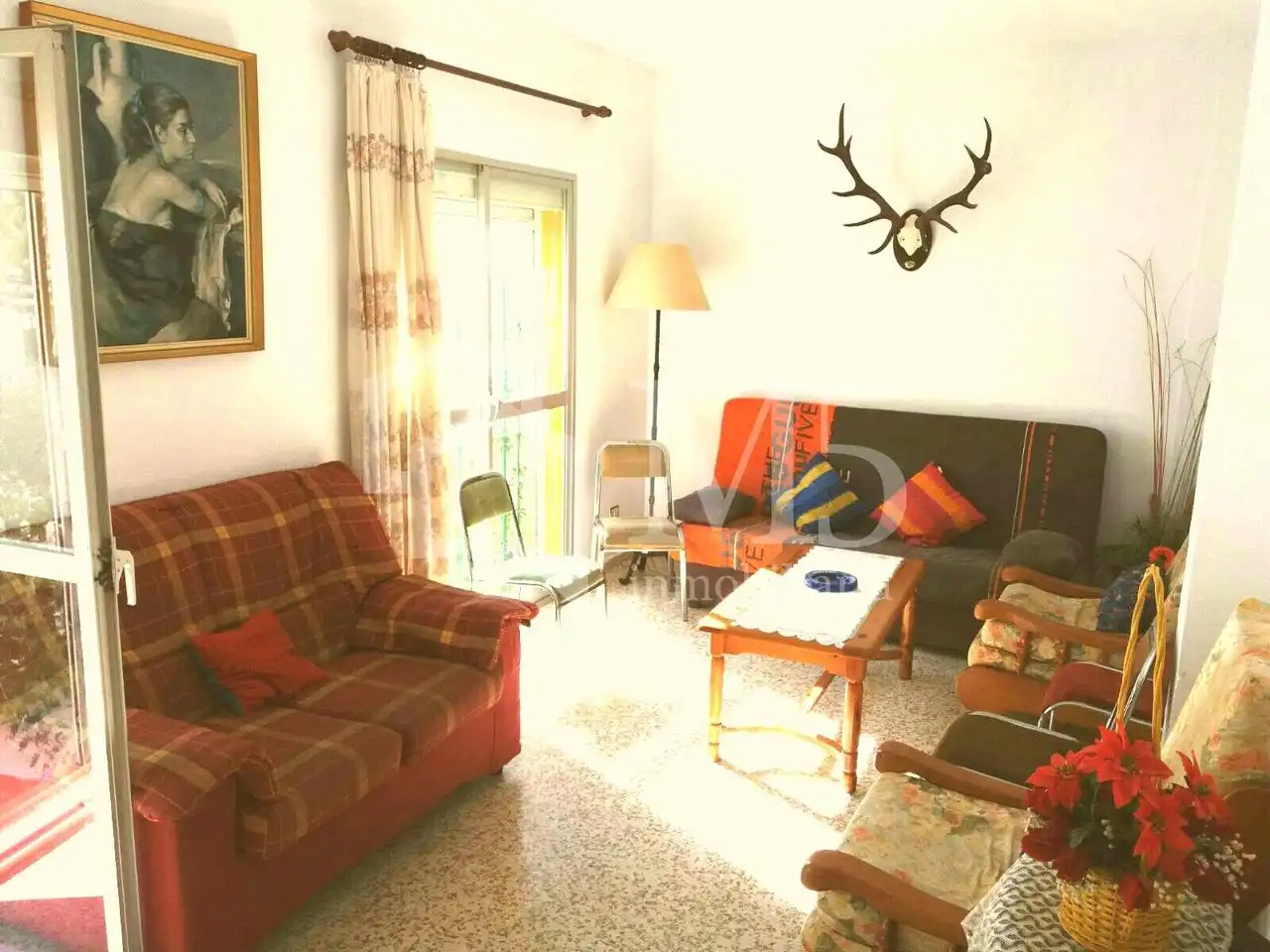 Wohnzimmer von Einfamilien-Reihenhaus zum Verkauf in Algarrobo mit Möbliert