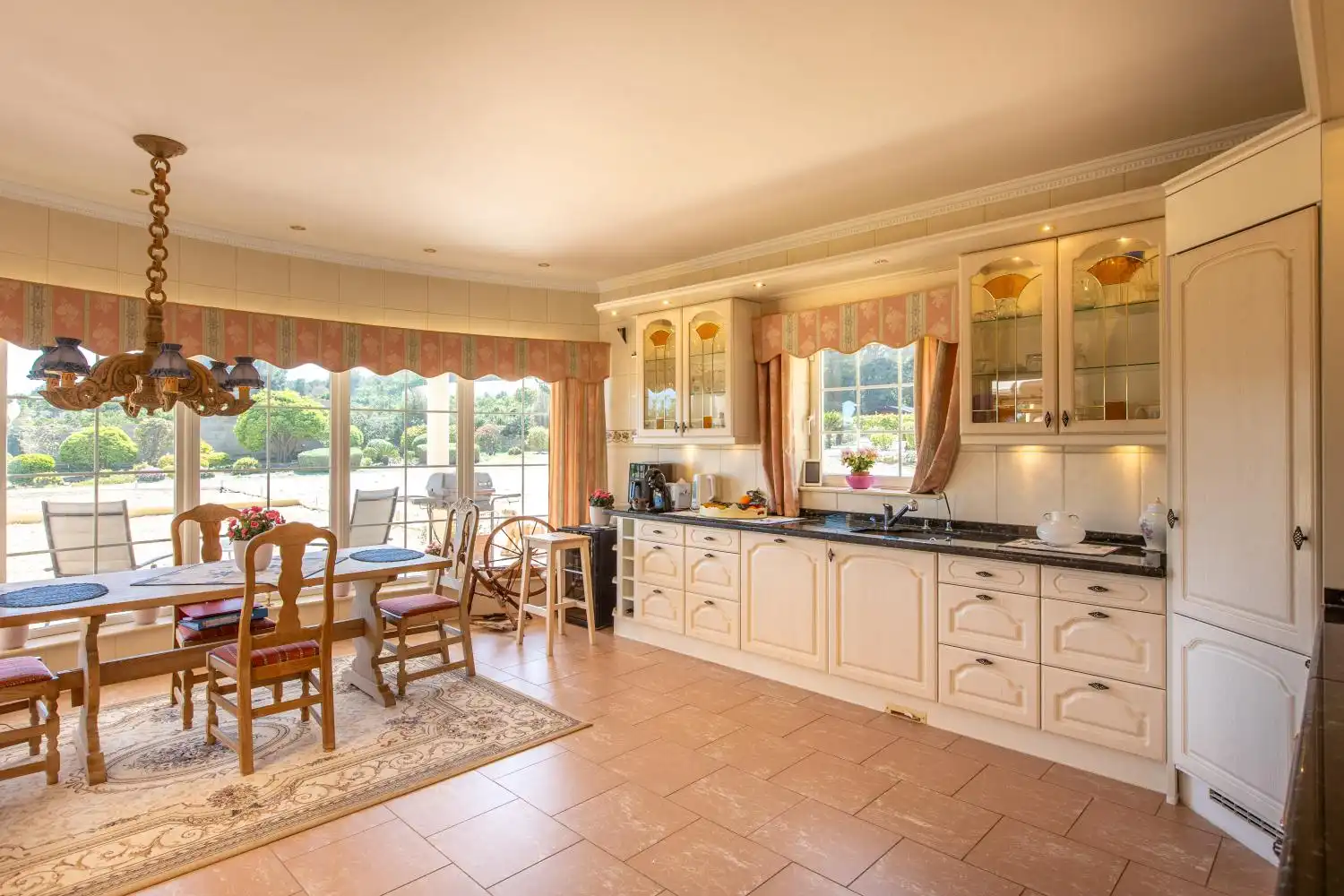 Cocina de Casa o chalet en venta en L'Alfàs del Pi con Aire acondicionado, Jardín privado y Terraza