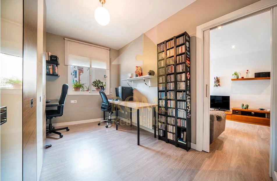 Bedroom of Flat for sale in Sant Boi de Llobregat  with Air Conditioner, Heating and Parquet flooring
