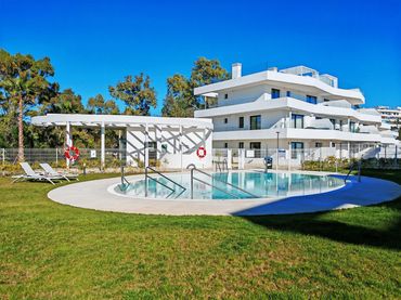 Appartamento con piscina in vendita a Estepona Pueblo