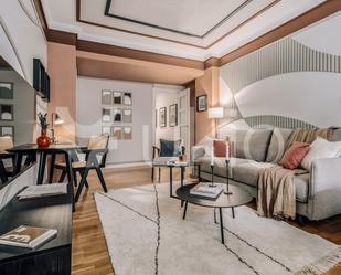 Sala d'estar de Apartament de lloguer en  Madrid Capital amb Aire condicionat, Calefacció i Terrassa