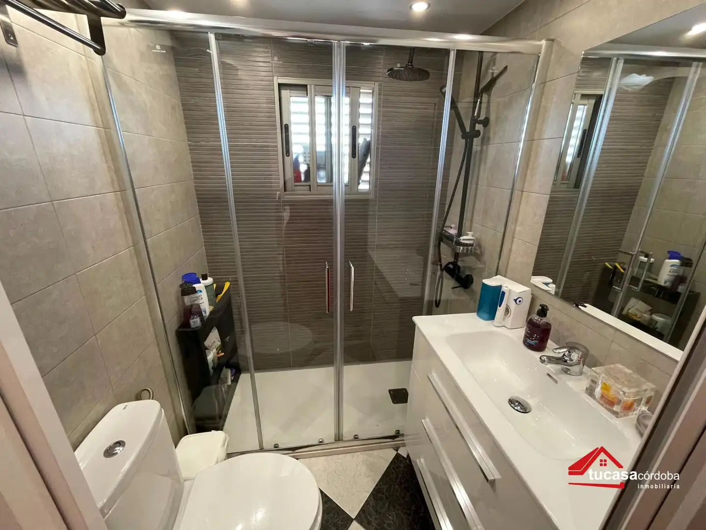Bathroom of Flat for sale in Córdoba  with Air Conditioner