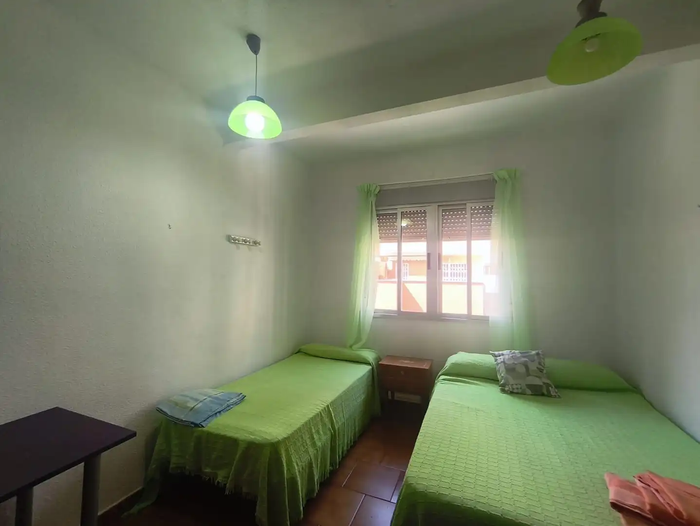 Schlafzimmer von Wohnung zur Miete in Almería mit Klimaanlage, Terrasse und Abstellraum