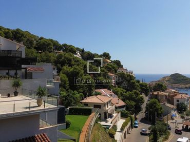 Detached house with pool for sale in Aiguafreda - Sa Tuna