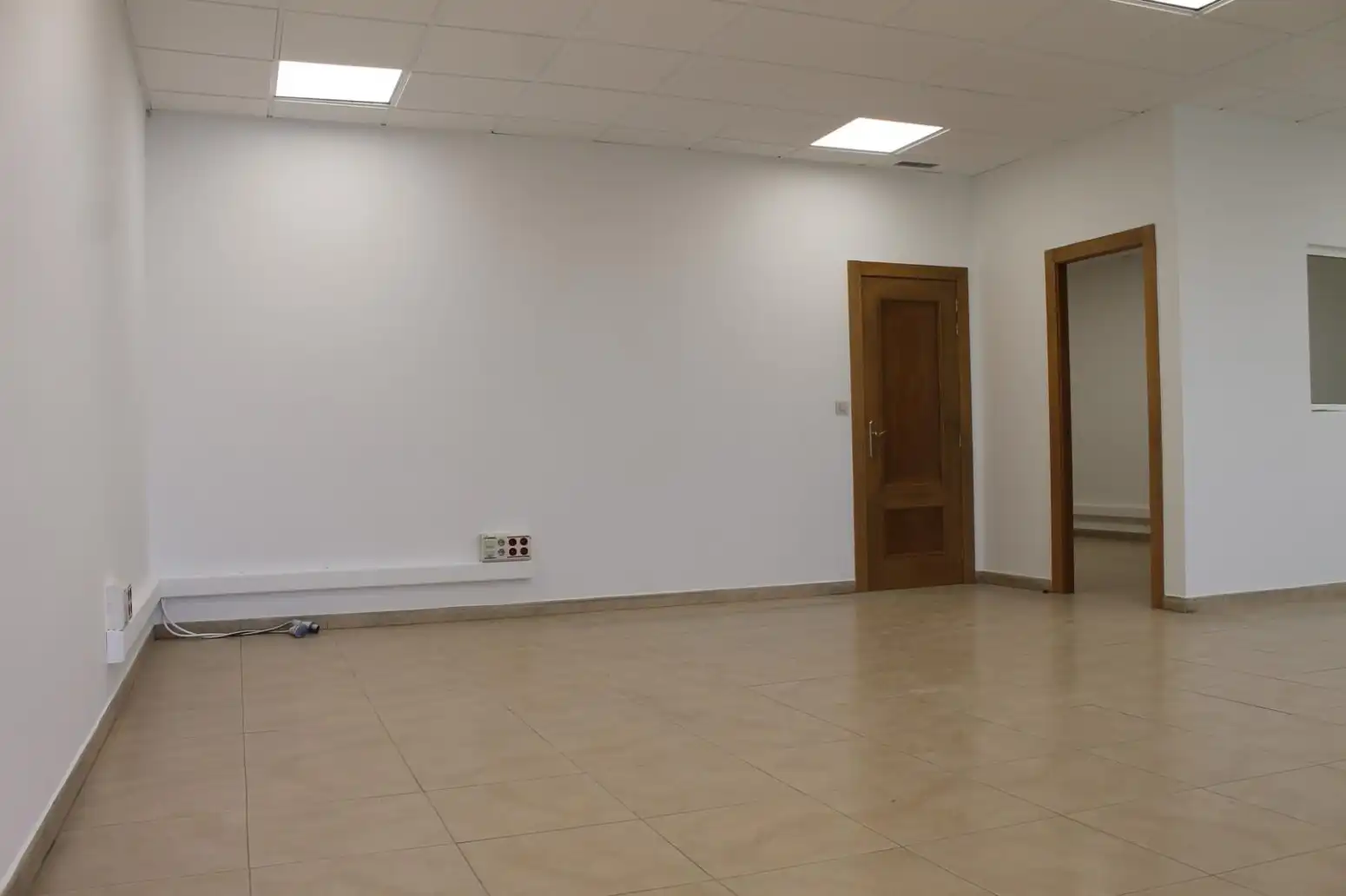 Nau industrial de lloguer en Viana