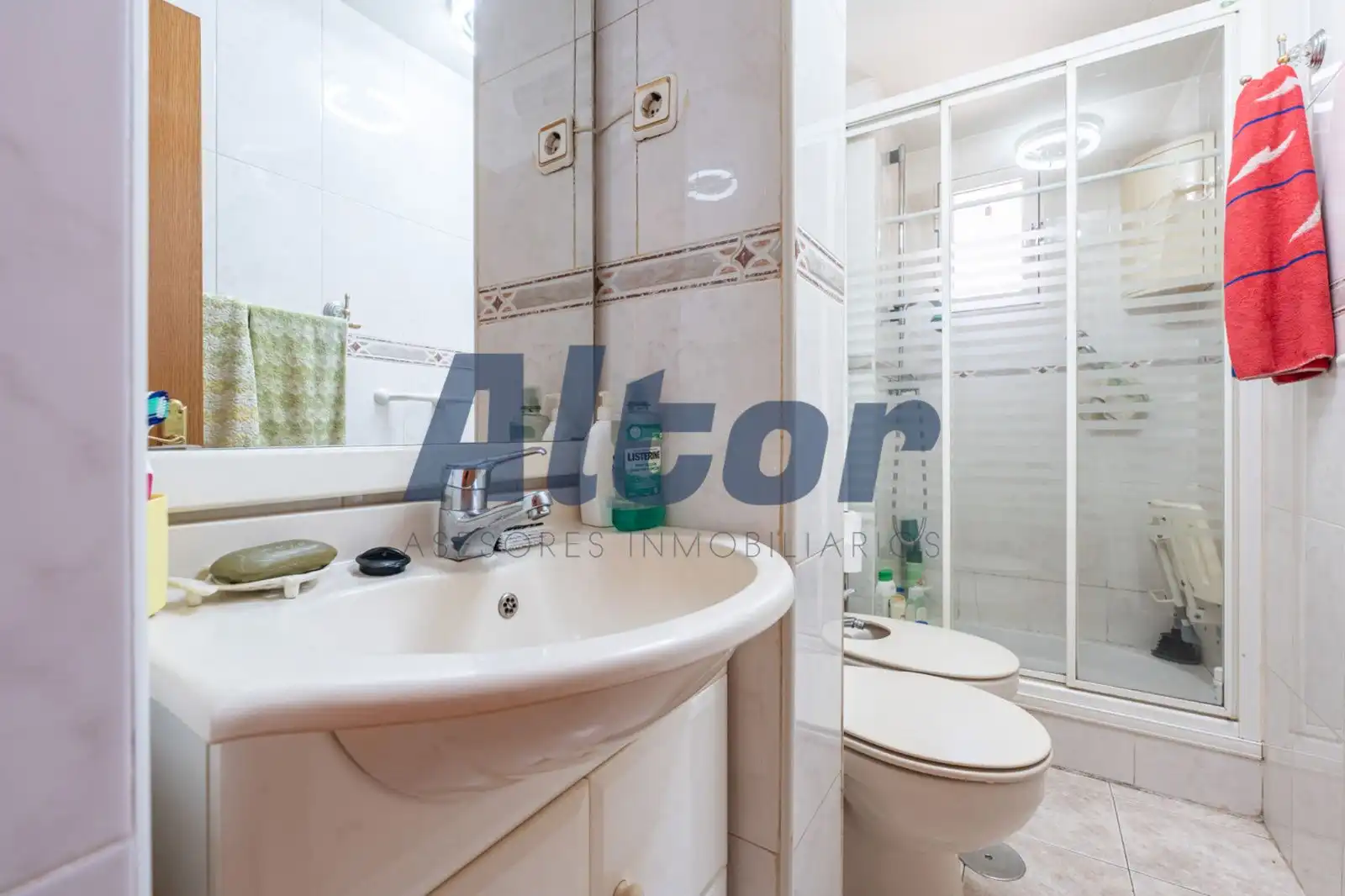 Baño de Piso en venta en Madrid con Calefacción y Amueblado