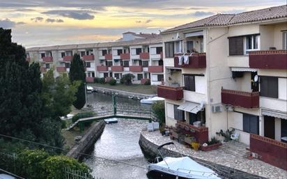 Vista exterior de Apartament en venda en Empuriabrava amb Aire condicionat i Terrassa