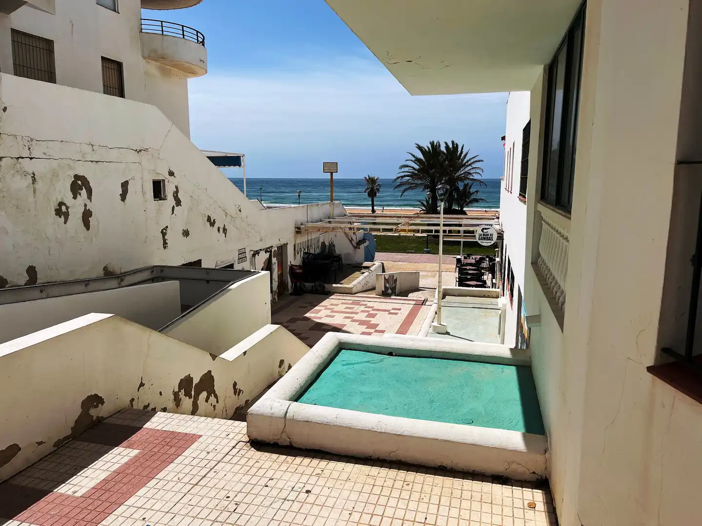 Piscina de Piso en venta en Almonte con Amueblado, Lavadora y Microondas