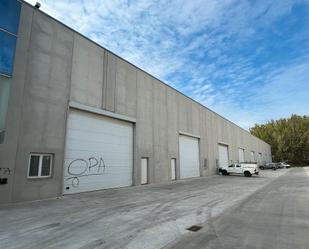 Vista exterior de Nau industrial en venda en Bellpuig