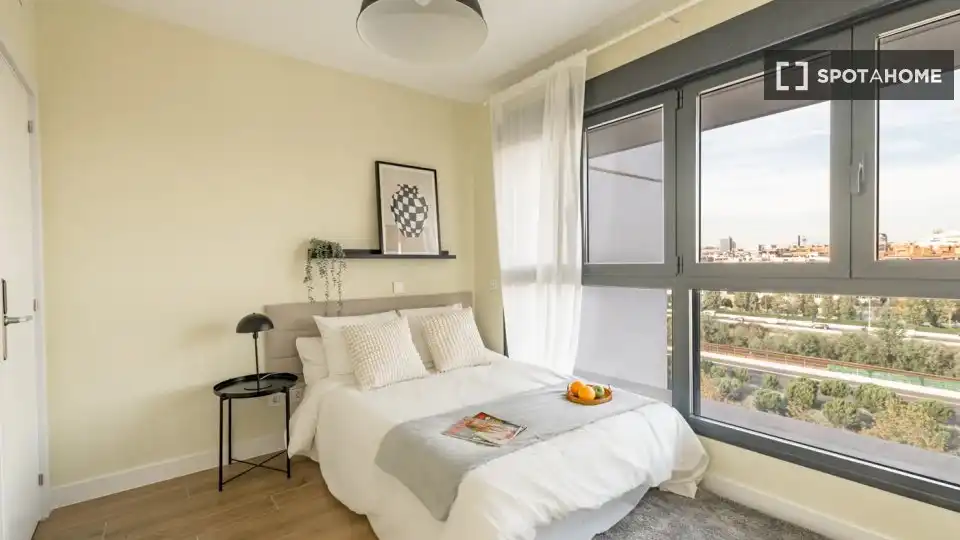 Bedroom of Flat for rent in Madrid  with Air Conditioner, Heating and Furnished
