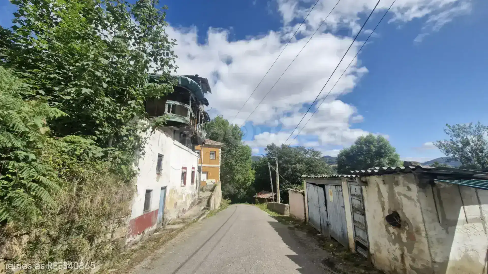 Vista exterior de Casa o chalet en venta en San Martín del Rey Aurelio con Aire acondicionado y Jardín privado