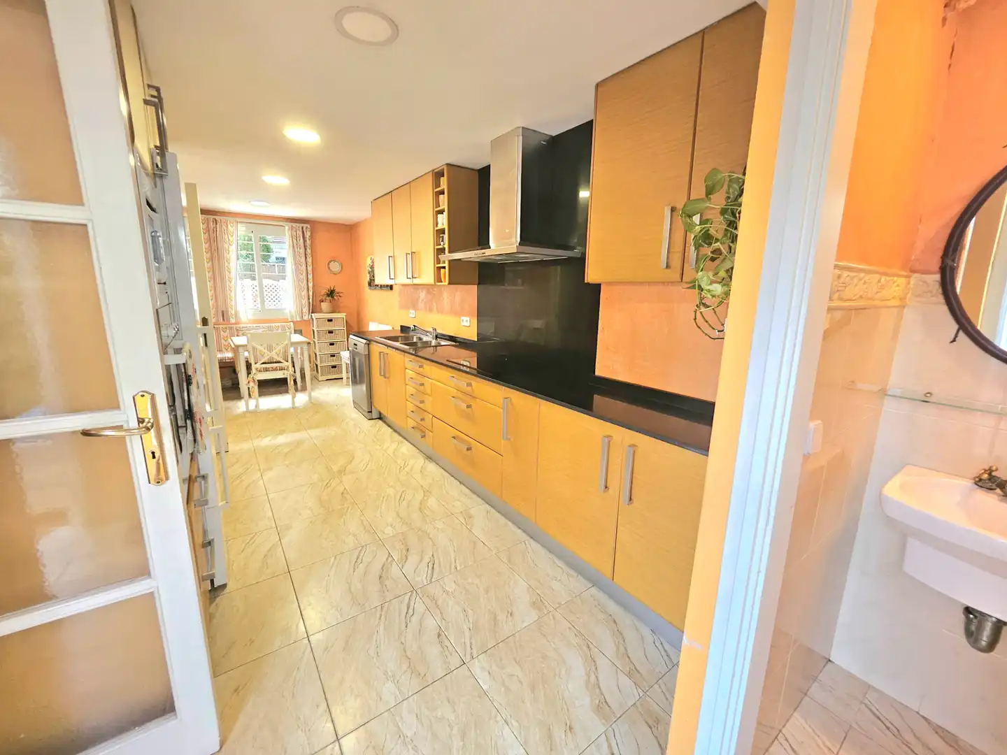 Casa aparellada amb terrassa en venda a Carrer del Pensament, imagen 10