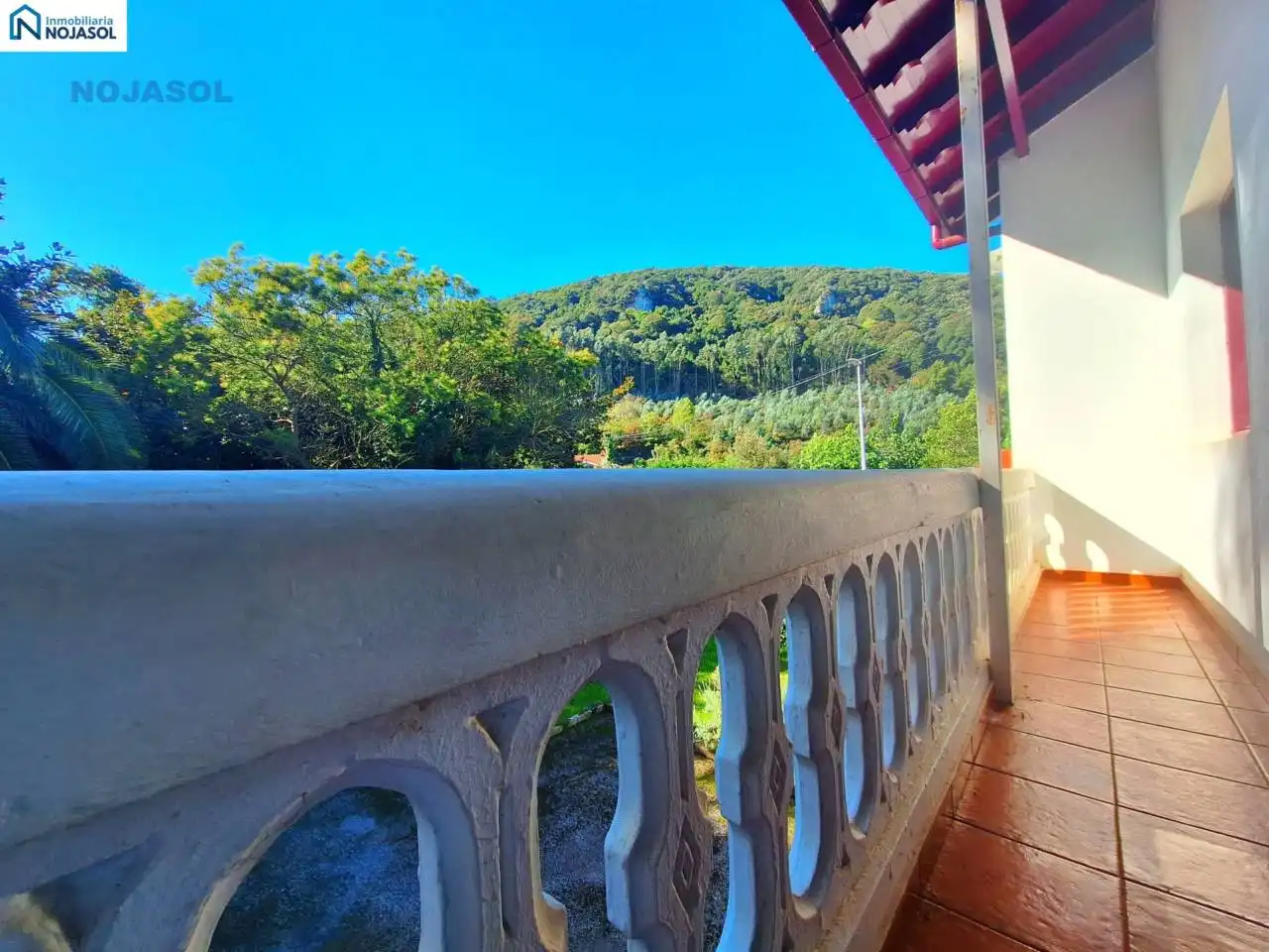 Vista exterior de Casa o chalet en venta en Arnuero con Calefacción y Jardín privado