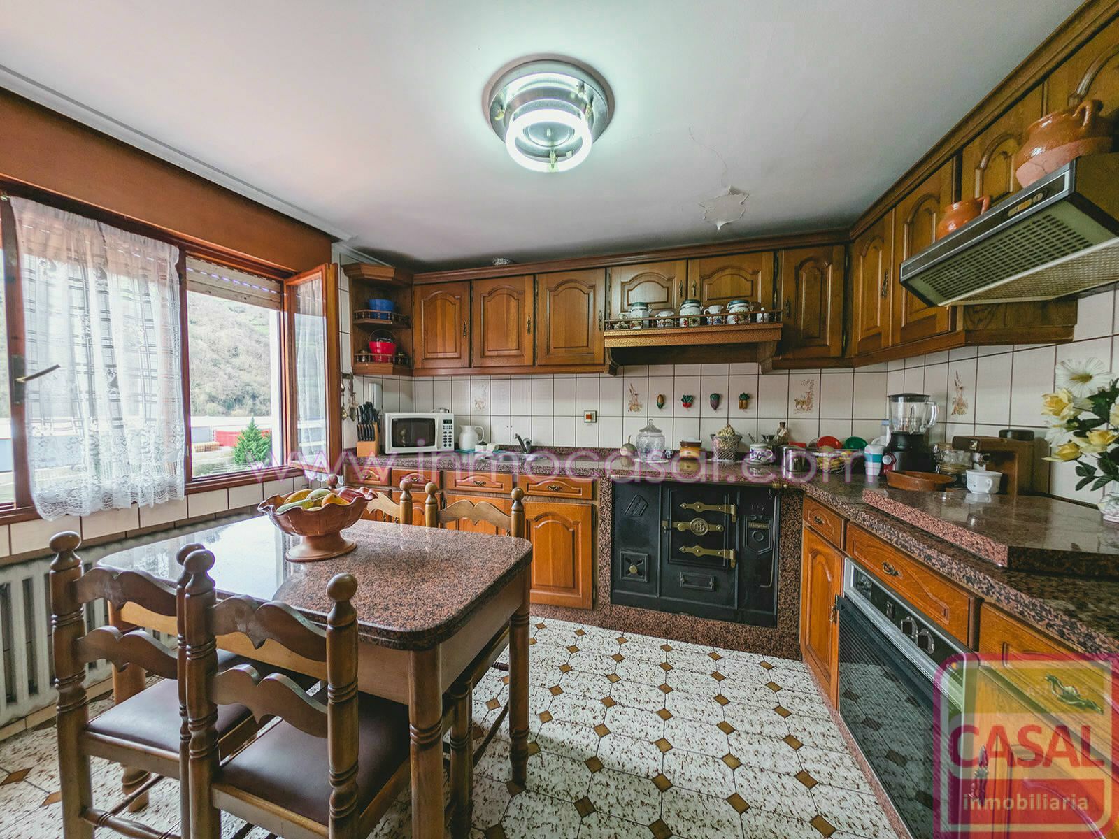 Cocina de Casa o chalet en venta en Aller con Calefacción, Terraza y Trastero