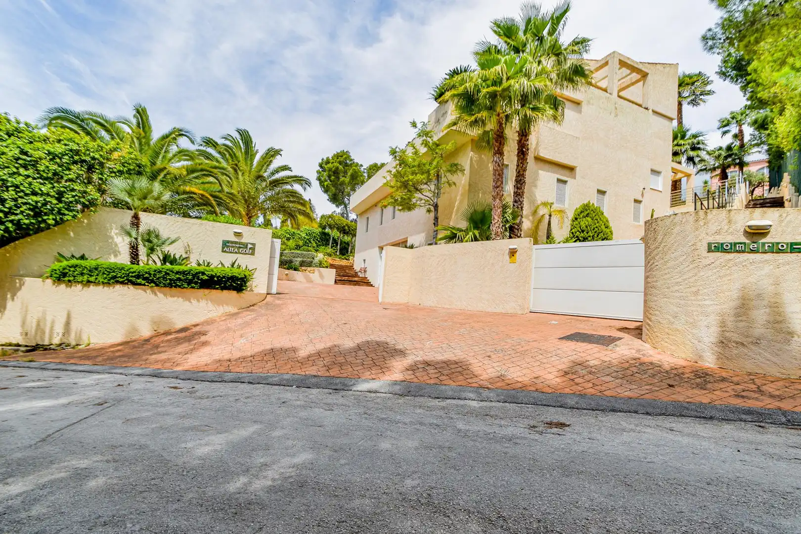 Vista exterior de Piso en venta en Altea con Aire acondicionado, Terraza y Piscina