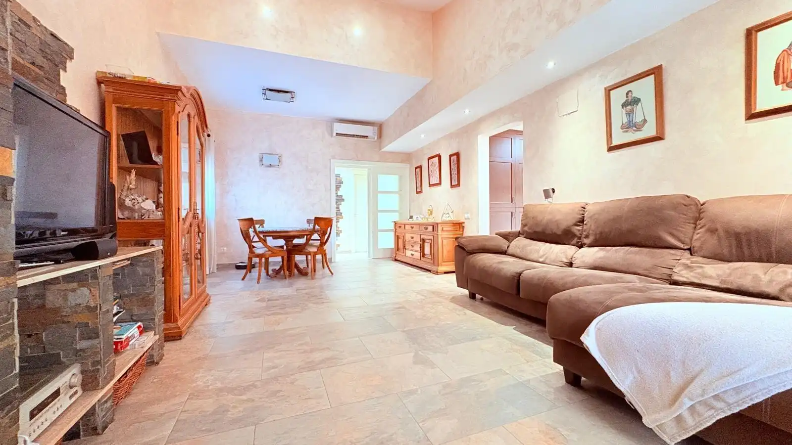 Sala de estar de Casa o chalet en venta en Castellar del Vallès con Aire acondicionado, Jardín privado y Terraza