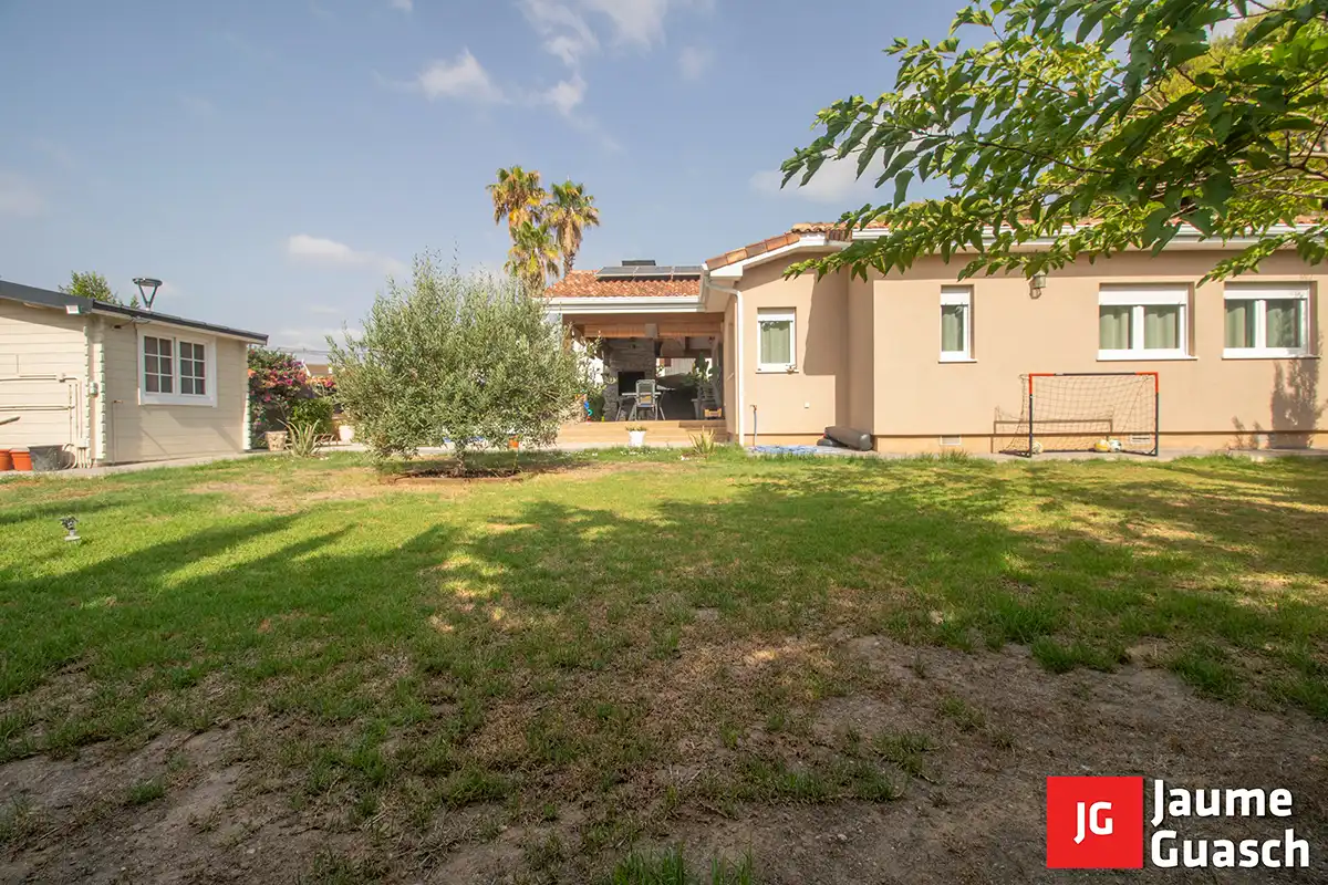 Vista exterior de Casa o chalet en venta en El Vendrell con Aire acondicionado, Calefacción y Jardín privado