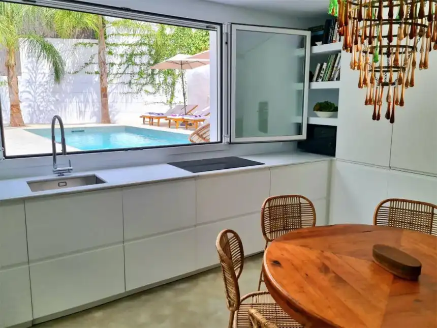 Cocina de Casa adosada de alquiler en Ojén con Aire acondicionado, Jardín privado y Terraza