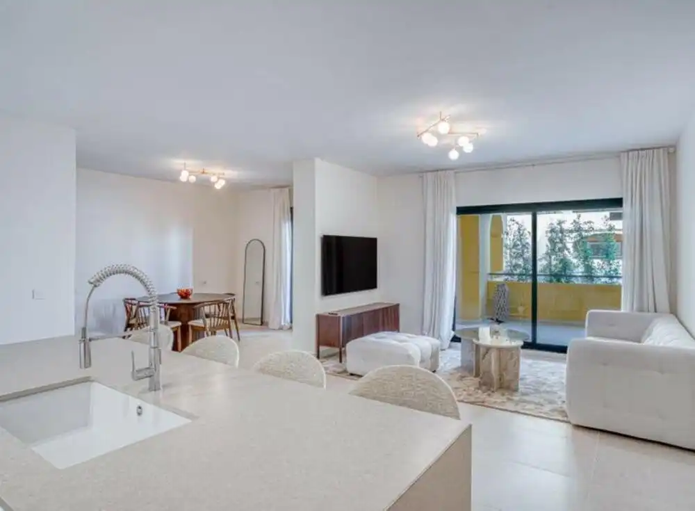 Sala d'estar de Apartament en venda en Marbella amb Aire condicionat, Terrassa i Traster