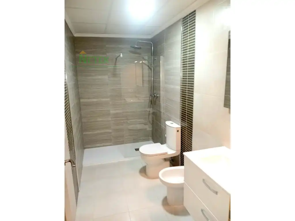 Bany de Planta baixa en venda en Almoradí amb Forn