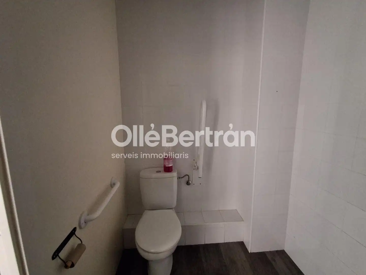 Baño de Oficina de alquiler en Barcelona