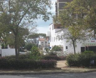 Vista exterior de Casa o xalet de lloguer en Islantilla amb Terrassa i Moblat