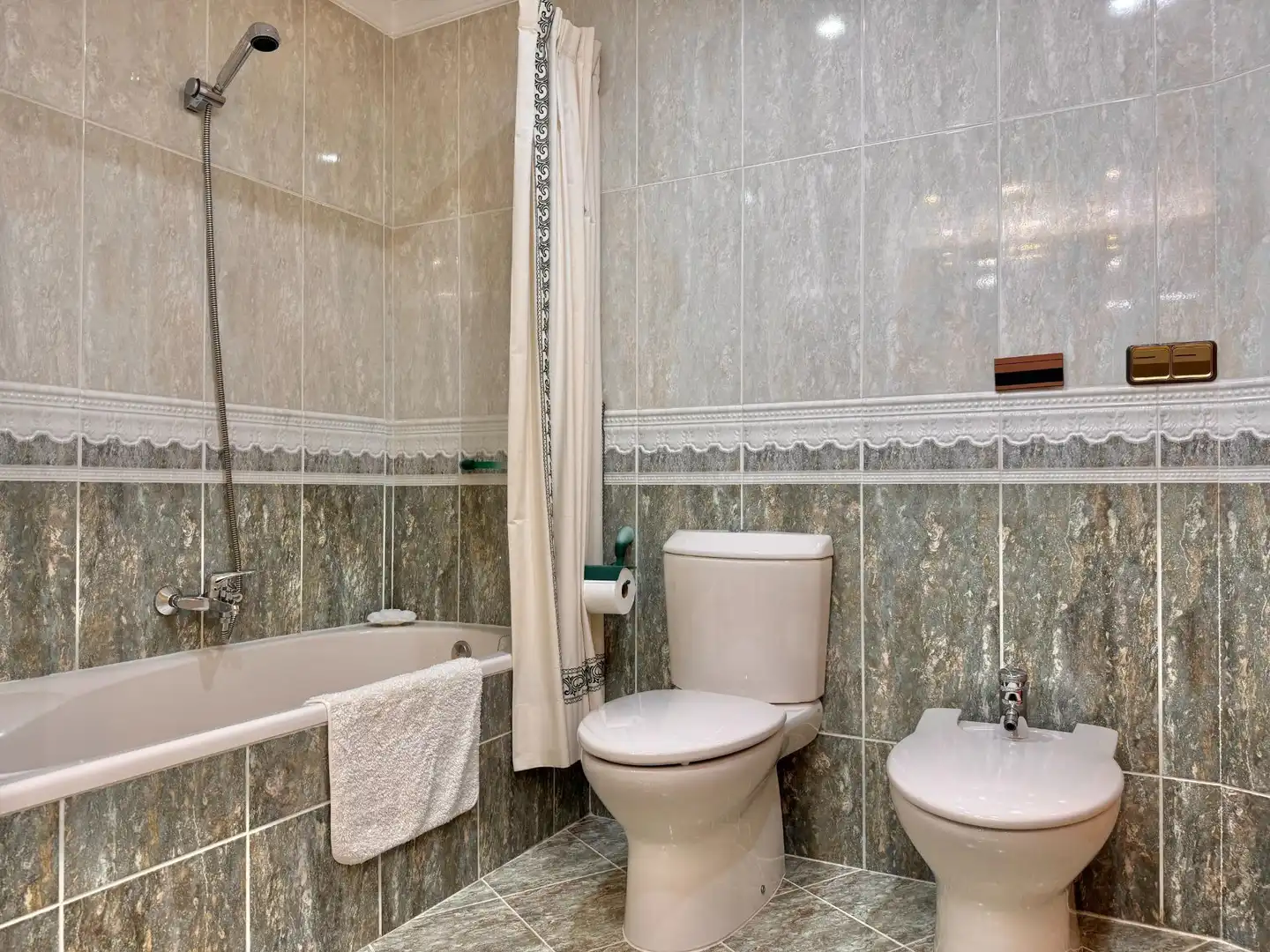 Badezimmer von Haus oder Chalet zum Verkauf in Silla mit Klimaanlage, Heizung und Terrasse