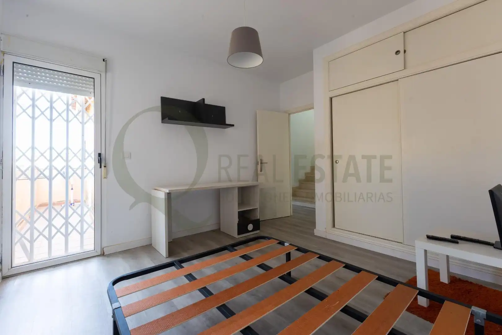 Habitación de Casa o chalet en venta en Alicante / Alacant con Jardín privado, Terraza y Trastero