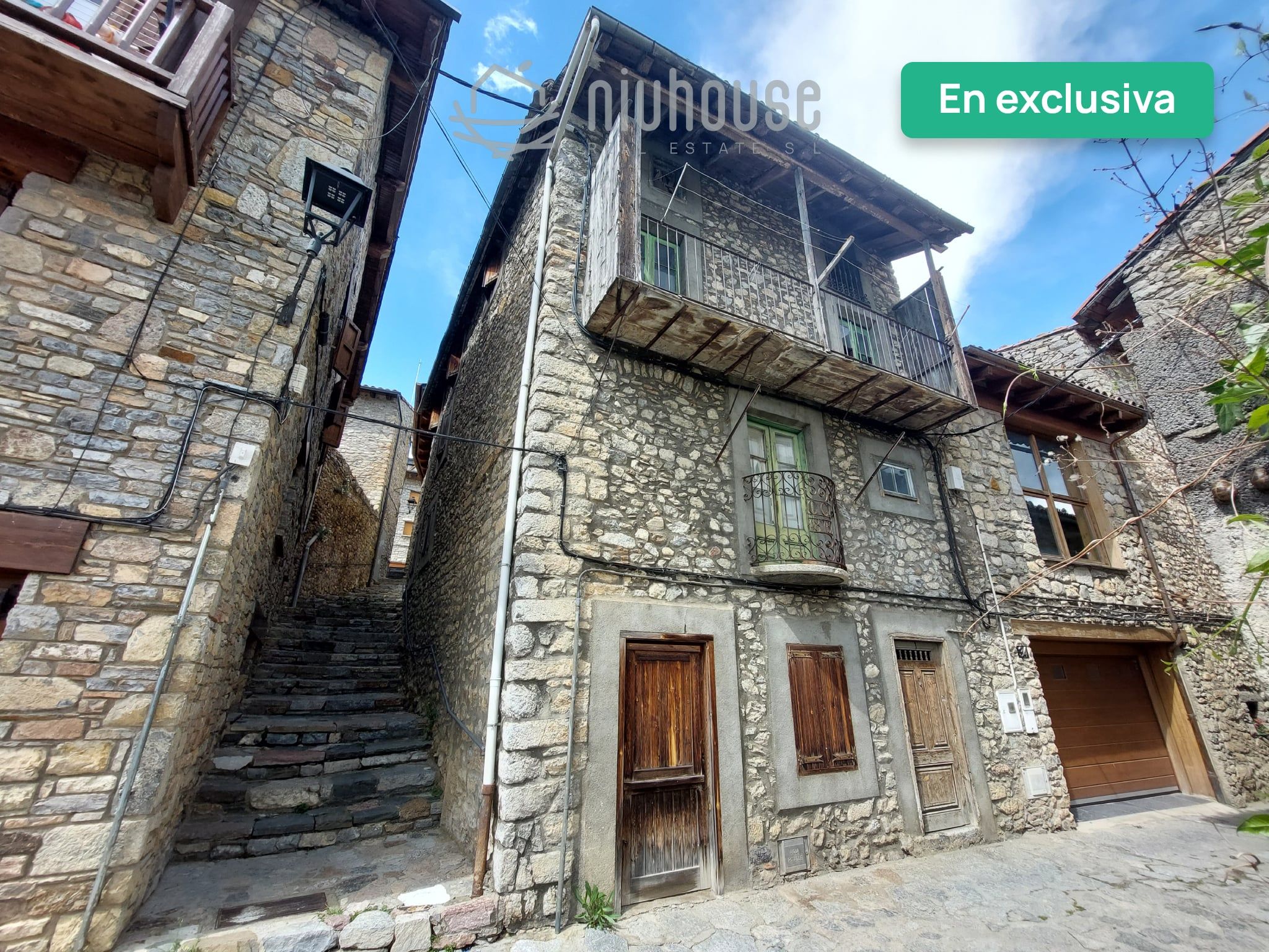 Exterior view of Building for sale in Bellver de Cerdanya