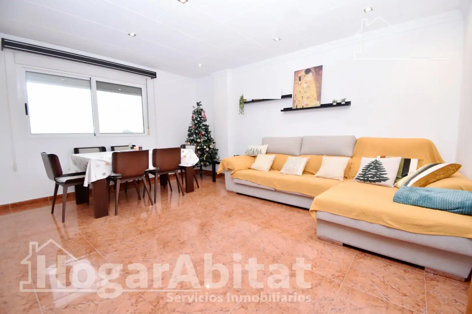 Living room of Flat for sale in Corbera  with Air Conditioner, Storage room and Balcony