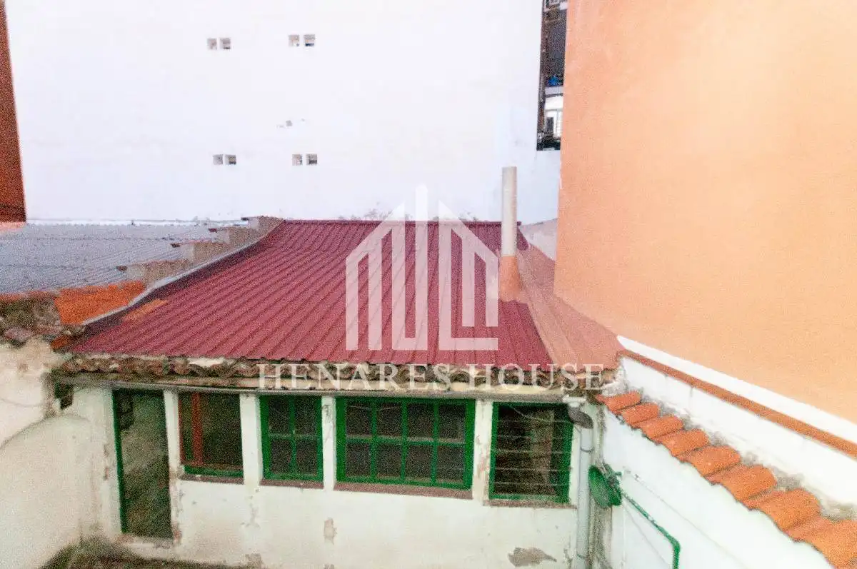 Vista exterior de Casa o xalet en venda en Alcalá de Henares amb Calefacció