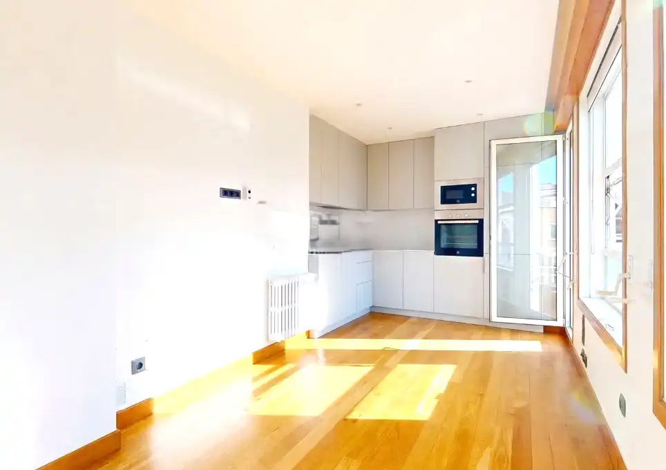 Cocina de Piso de alquiler en Vigo  con Terraza, Trastero y Amueblado
