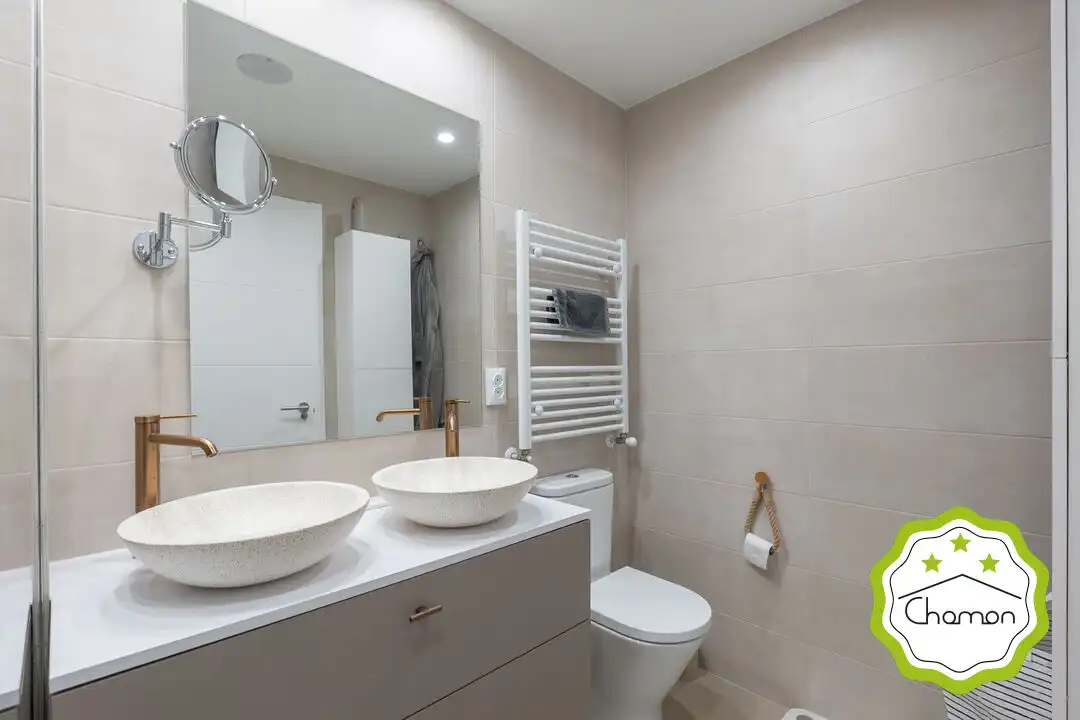 Baño de Ático en venta en Urduliz con Calefacción, Terraza y Trastero