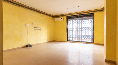 Foto 4 de Piso en venta en Avenida de Abril - 9 de Octubre, Sagunto / Sagunt