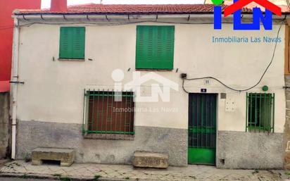 Exterior view of House or chalet for sale in Las Navas del Marqués 