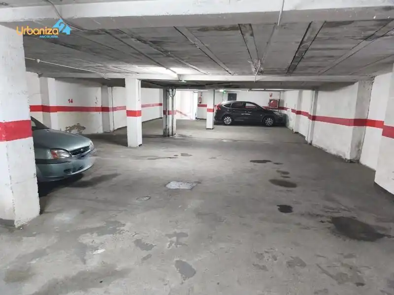 Parkplatz von Garage zum Verkauf in Badajoz