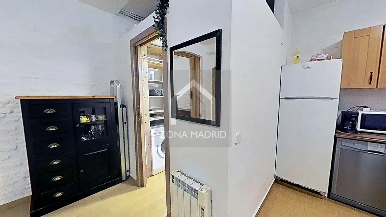Schlafzimmer von Erdgeschoss zum Verkauf in Madrid mit Möbliert