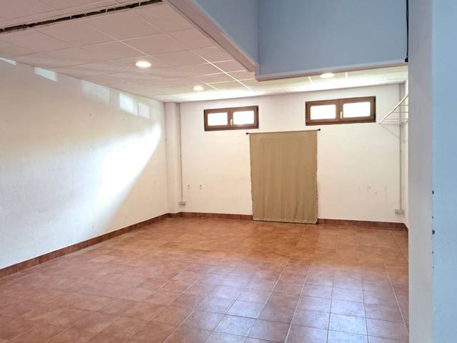 Local comercial en Alquiler en Urduliz