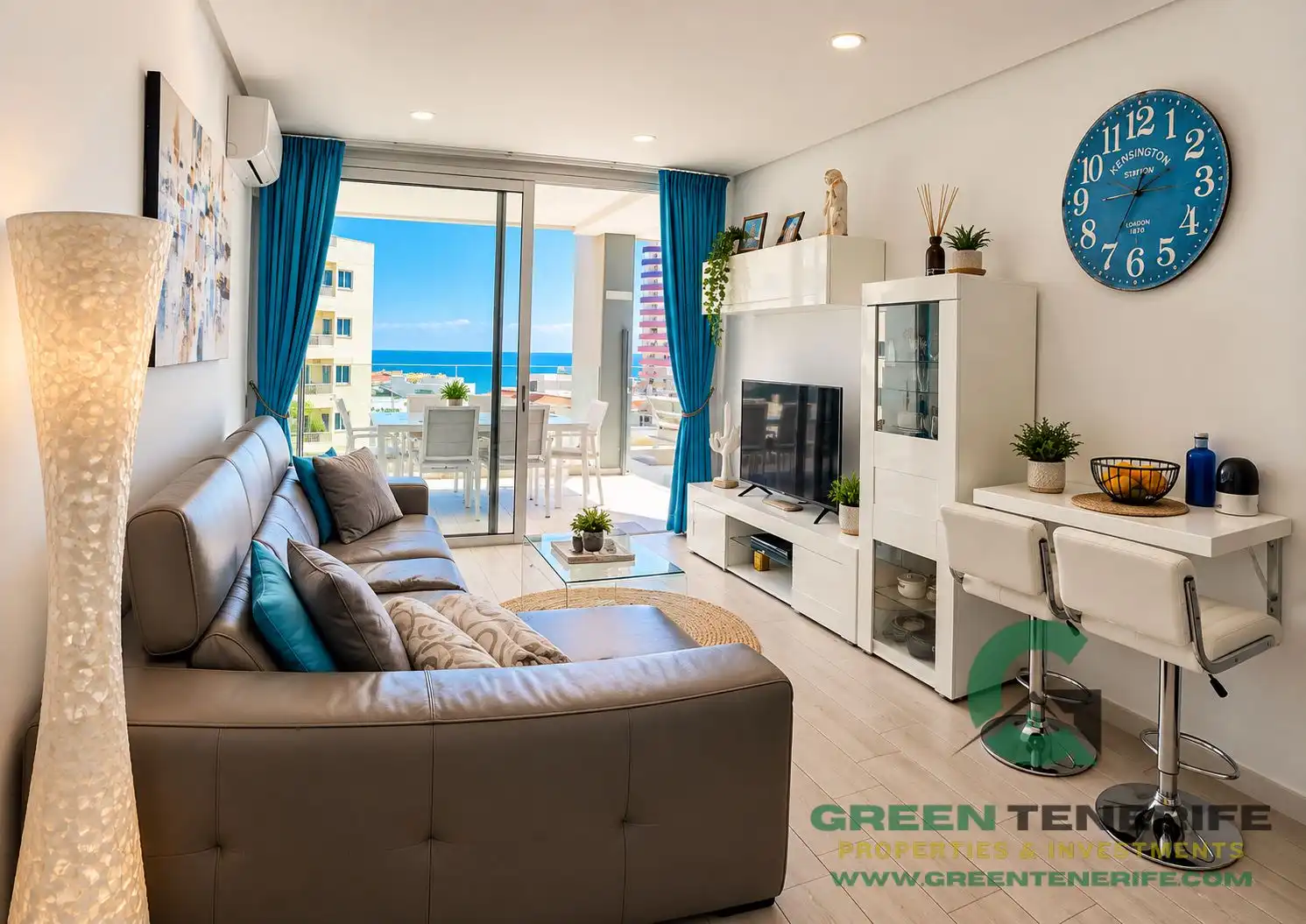 Sala de estar de Piso en venta en Adeje con Aire acondicionado, Terraza y Piscina