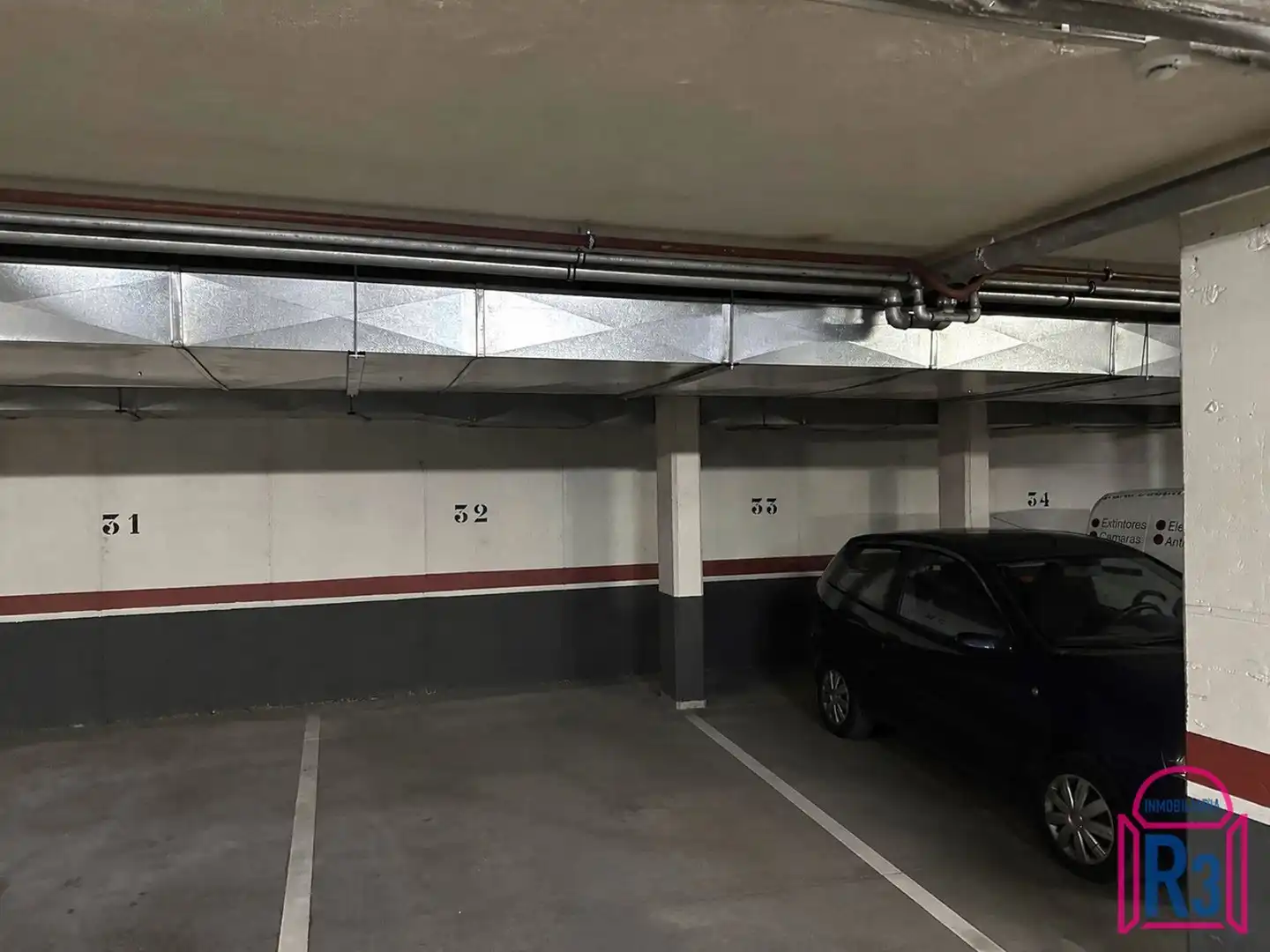 Parking de Apartamento de alquiler en Chozas de Abajo con Calefacción, Jardín privado y Trastero