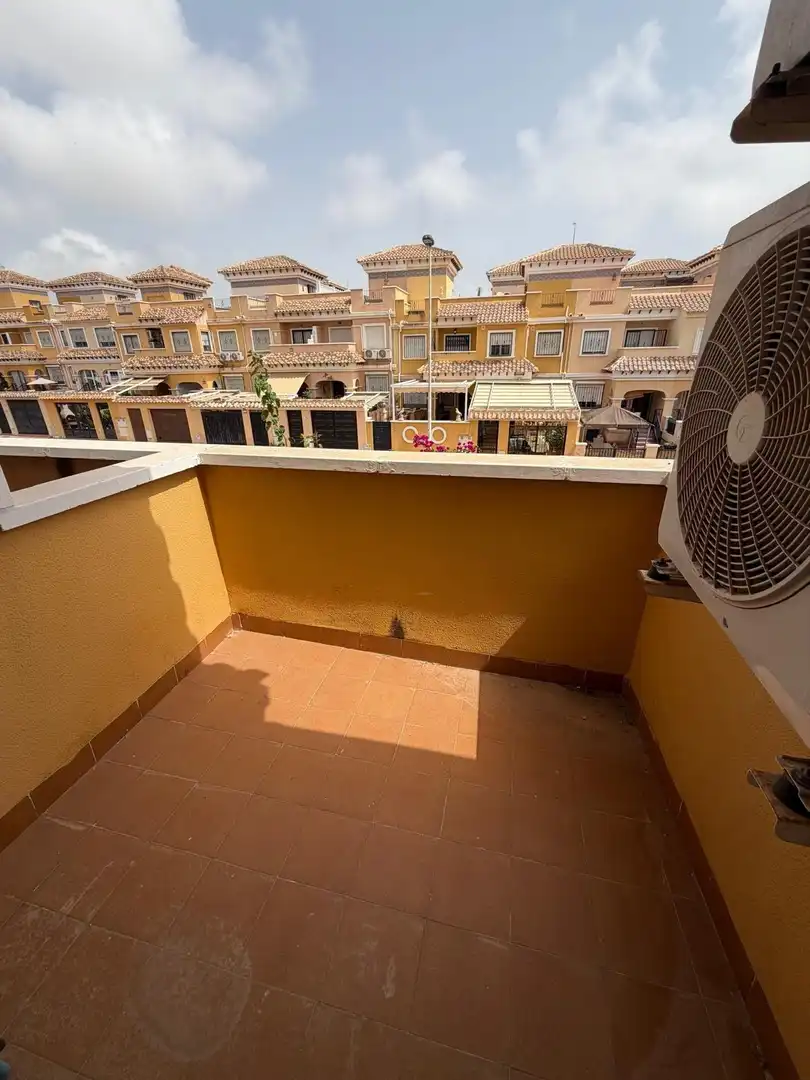 Terrassa de Casa o xalet en venda en Torrevieja amb Piscina comunitària