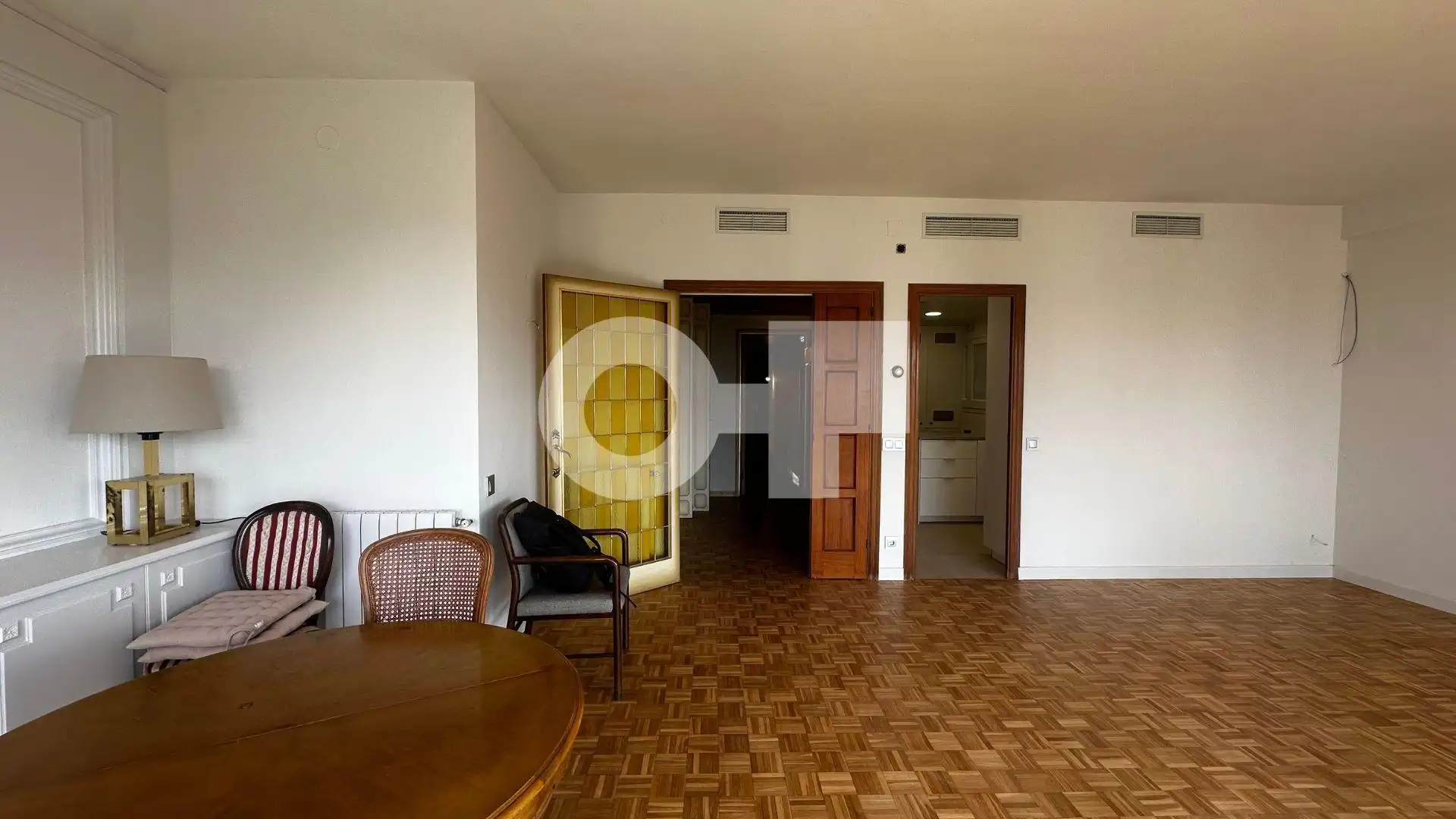 Wohnzimmer von Wohnung zur Miete in Barcelona mit Parkett, Terrasse und Alarm